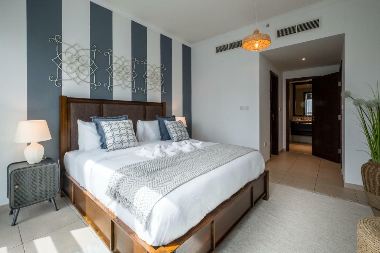 Maison Privee - Exclusive Apt With Burj Khalifa Next Door Дубай Екстериор снимка